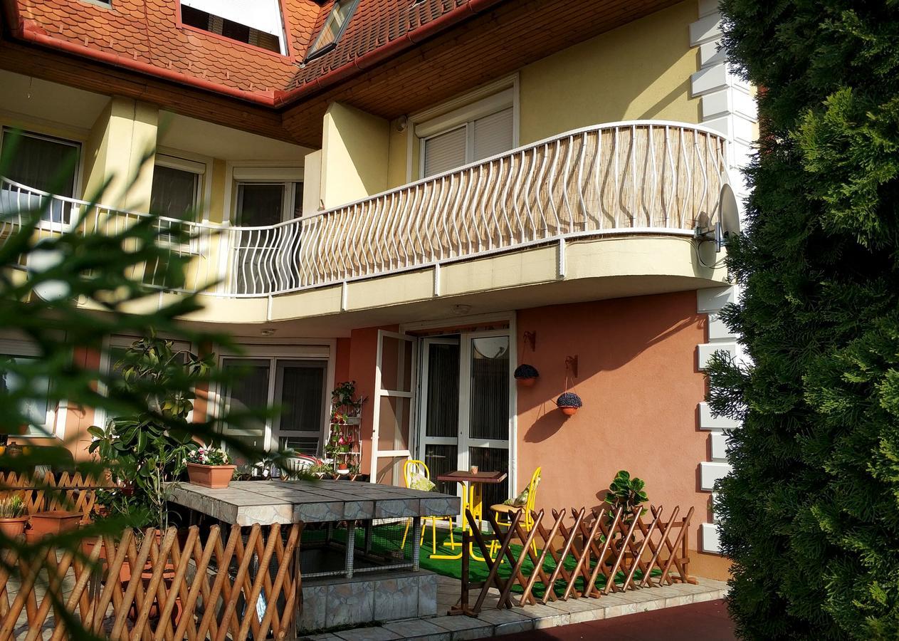 Art Eden Apartment Hajduszoboszlo Luaran gambar